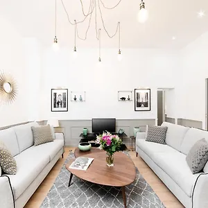  Appartement Livinparis - Luxury 3 & 4 Bedrooms Montmartre I