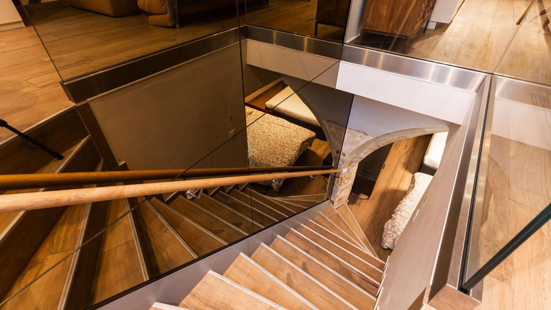 Loft 1 Bedroom Marais, Notre Dame Ac By Lcc Agency Paris