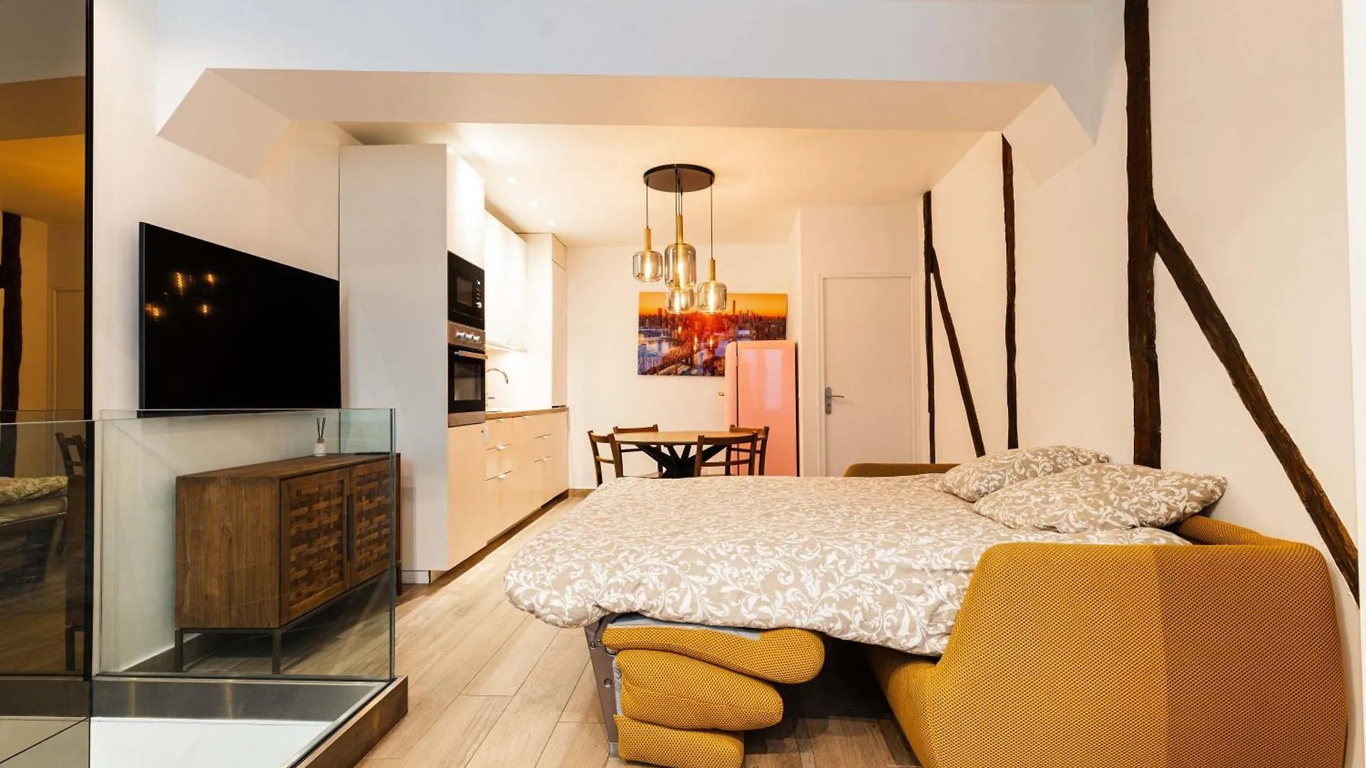 Loft 1 Bedroom Marais, Notre Dame Ac By Lcc Agency Paris Apartment