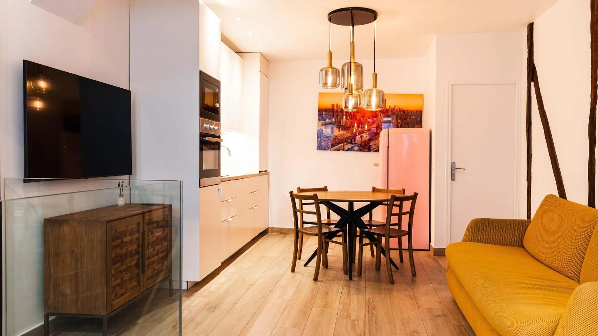 Loft 1 Bedroom Marais, Notre Dame Ac By Lcc Agency Paris France