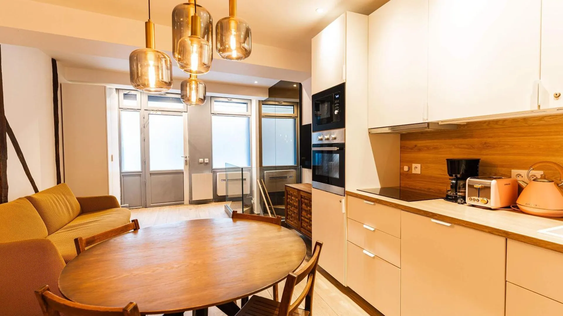 Loft 1 Bedroom Marais, Notre Dame Ac By Lcc Agency Paris